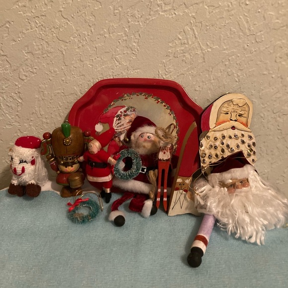 Lot of 9 Vintage Christmas Ornaments plus 1 Mini Metal Santa Tray. - Picture 6 of 16